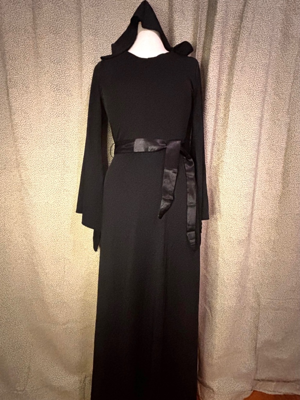 Black Witch Dress: Long Sleeve Halloween Costume